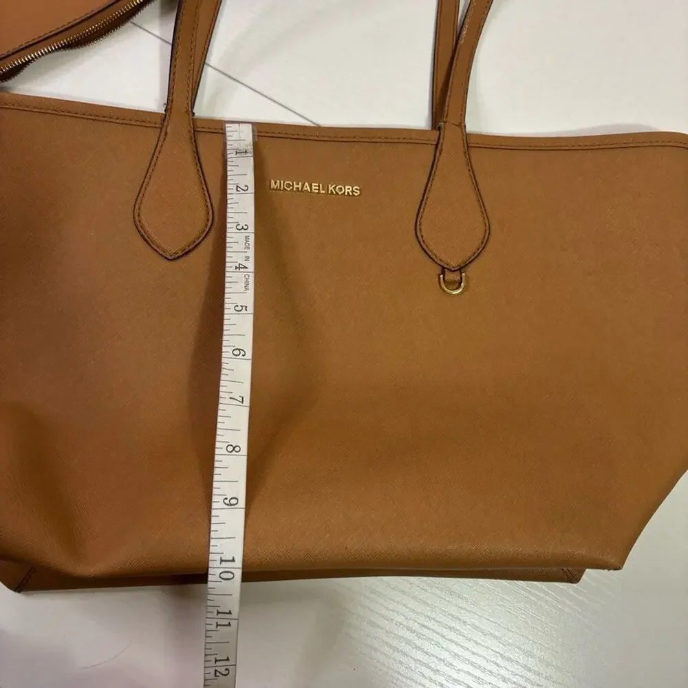 Michael Kors Tote Bag With Zip Clutch Saige Reversible Medium Shoulder Bag - Picture 9 of 9